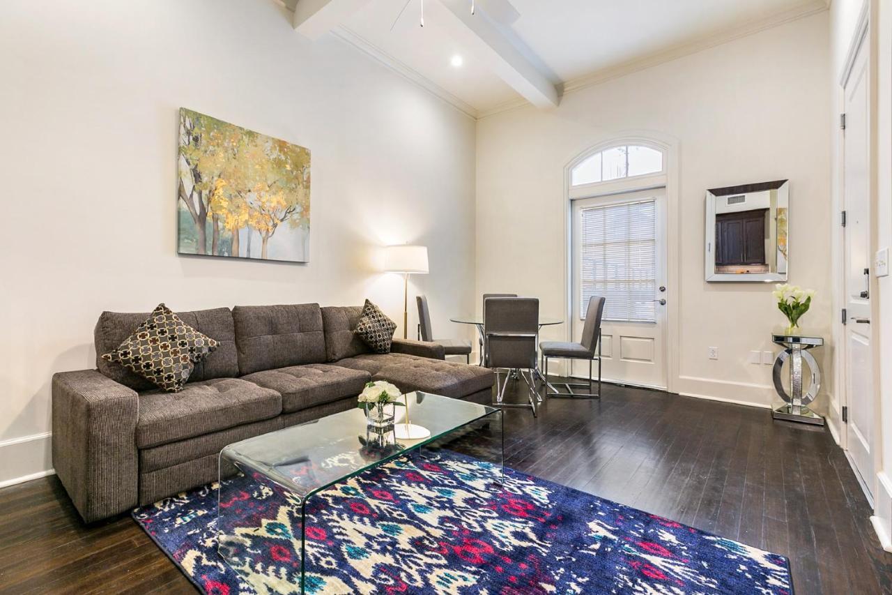 1 And 2 Bedroom Private Condos Steps Away From French Quarter New Orleans Luaran gambar